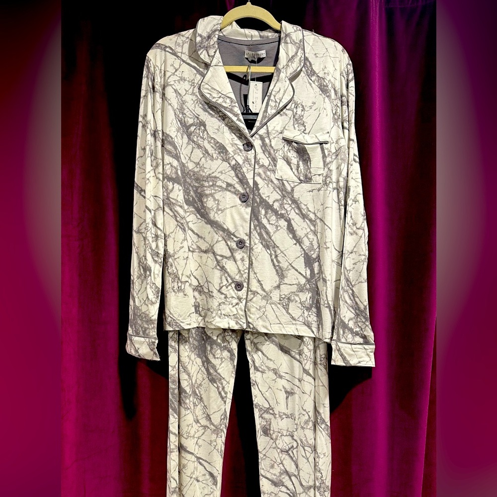 PJ Salvage long sleeve marble pajamas. NWT